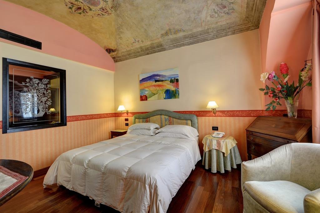 Due Mondi Hotel
