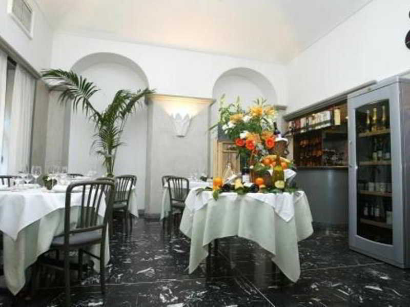 Due Mondi Hotel