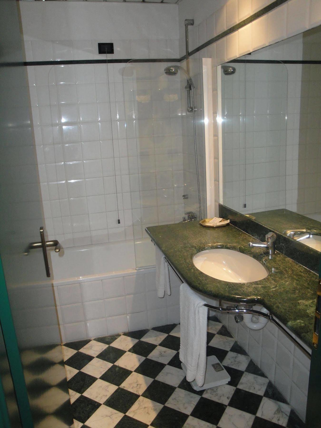 Due Mondi Hotel